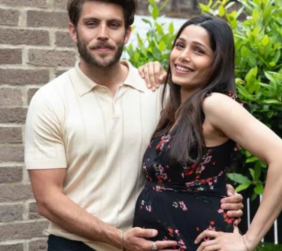 Freida Pinto flaunts baby bump to announce pregnancy with fiance Cory Tran Freida Pinto flaunts baby bump to announce pregnancy with fiance Cory Tran