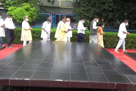 Congress pays tribute to former PM Rajiv Gandhi on his Birth Anniversary 