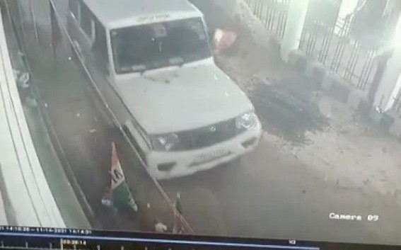Shocking CCTV Footage : Tripura Govt vehicle caught removing Opposition Party Flags