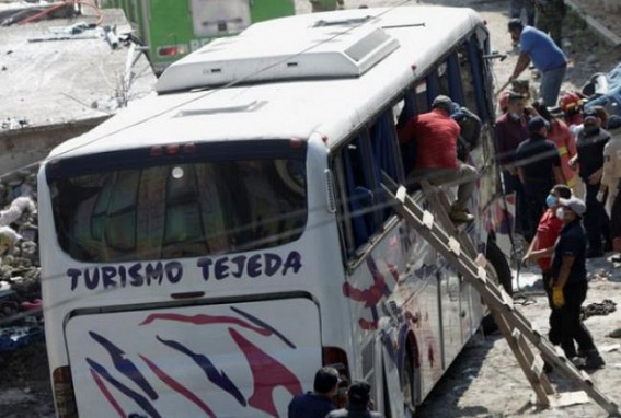 19 killed in Mexico bus crash 19 killed in Mexico bus crash