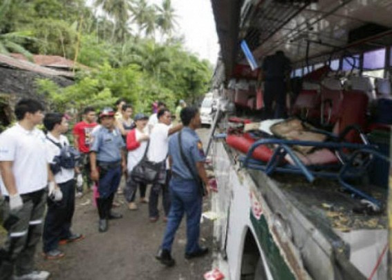 5 killed, 15 injured in Philippines road accident 5 killed, 15 injured in Philippines road accident