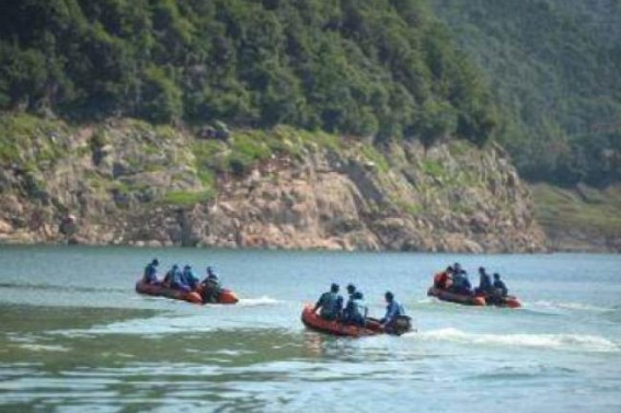 4 dead, 7 missing after freighter capsizes off China coast 4 dead, 7 missing after freighter capsizes off China coast