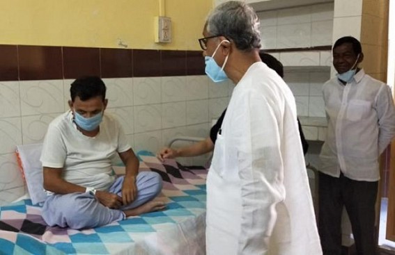 Opposition Leader Manik Sarkar met Injured Dy Opposition Leader Badal Choudhury at GB hospital Opposition Leader Manik Sarkar met Injured Dy Opposition Leader Badal Choudhury at GB hospital
