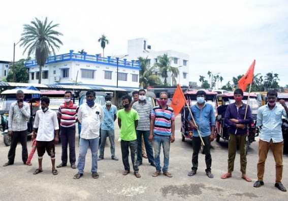 Corona-Curfew : Haunted by Bank to clear Installment, an E-Rickshaw Driver Died of Heart Attack in Tripura Corona-Curfew : Haunted by Bank to clear Installment, an E-Rickshaw Driver Died of Heart Attack in Tripura