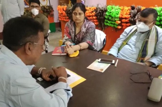 Weekly meeting of 'Janata' with Ministers started today at BJP Office Weekly meeting of 'Janata' with Ministers started today at BJP Office