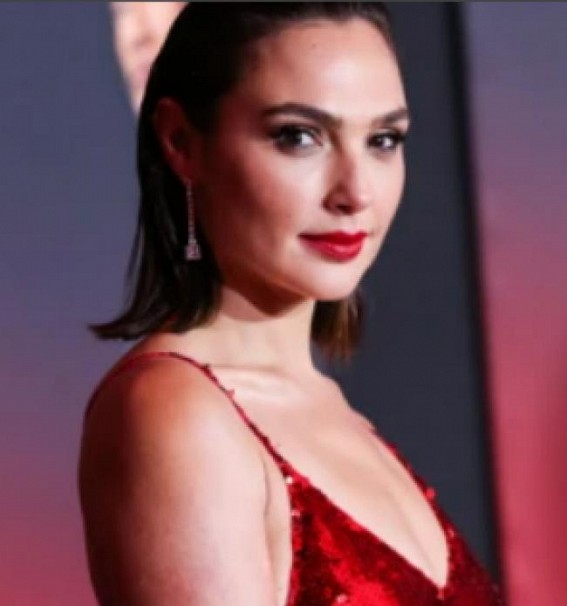 Gal Gadot says her version of Cleopatra will be 'sexy and smart' Gal Gadot says her version of Cleopatra will be 'sexy and smart'