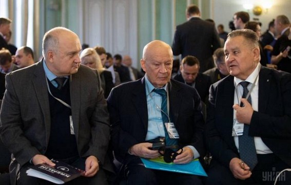 Ukraine urges int'l talks over Russia's decision Ukraine urges int'l talks over Russia's decision