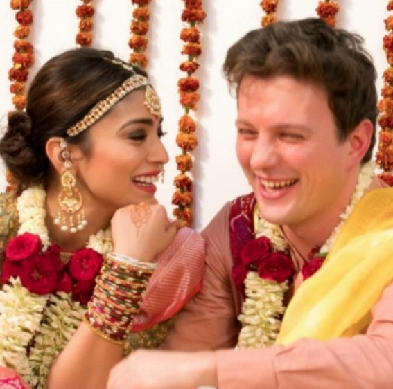 Shriya Saran pens heartfelt post to hubby on wedding anniversary Shriya Saran pens heartfelt post to hubby on wedding anniversary