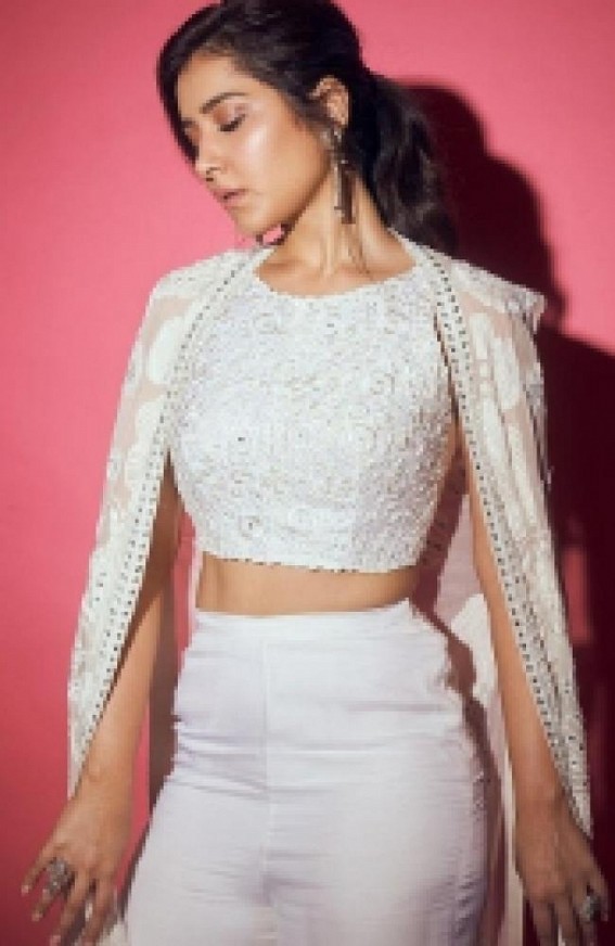 Words fall short to express gratitude, actress Raashi tells fans Words fall short to express gratitude, actress Raashi tells fans