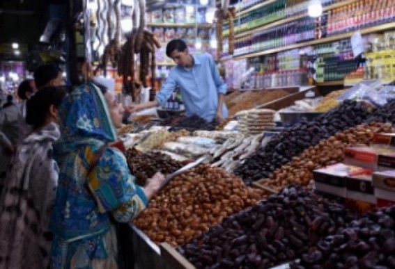 Pak province temporarily lifts curbs on market timings Pak province temporarily lifts curbs on market timings