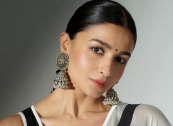 Alia talks about fitting into Kapoor family in 'Koffee With Karan' Season 7 opener Alia talks about fitting into Kapoor family in 'Koffee With Karan' Season 7 opener
