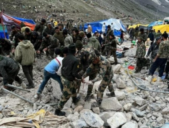 Army carries out rescue ops for Amarnath Yatris at Baltal Army carries out rescue ops for Amarnath Yatris at Baltal