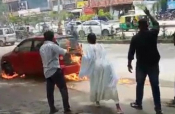 Sonia's questioning: Cong workers burn car in front of B'luru ED office