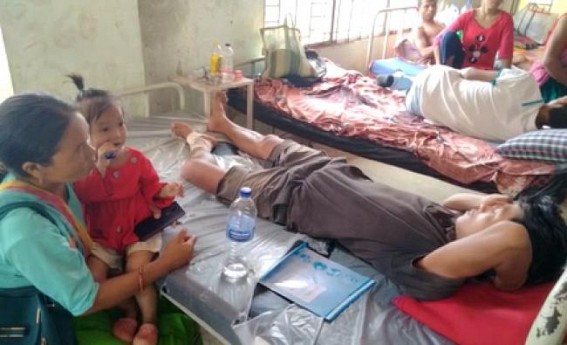 2 Injured in Road Mishap in Gandachera : Public Vandalized Car 2 Injured in Road Mishap in Gandachera : Public Vandalized Car