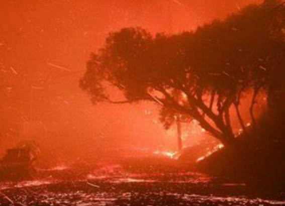 Fast-moving wildfire forces thousands to evacuate in California Fast-moving wildfire forces thousands to evacuate in California