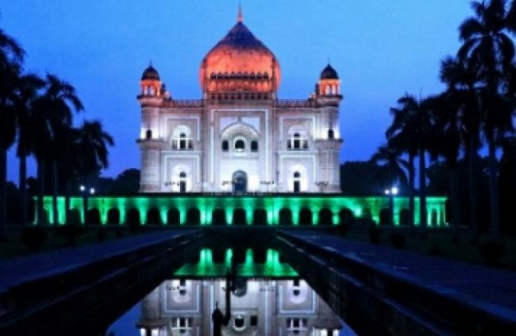I-Day: Delhi dips in patriotic ardour, tricolur lights up iconic buildings I-Day: Delhi dips in patriotic ardour, tricolur lights up iconic buildings