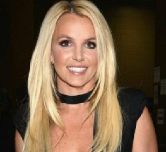'Hold Me Closer', sings Britney #WelcomeBackBritney; say fans 'Hold Me Closer', sings Britney #WelcomeBackBritney; say fans