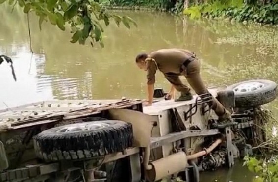 Car found in a pond in Mungiakami in closed door condition : Nobody found inside the Car