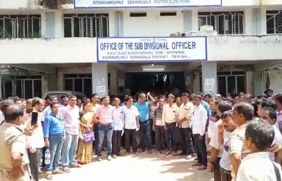 Terminated 10,323 teachers placed deputation to Sepahijala District Education office demanding resend them in School
