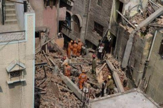 1 killed, 4 injured as shuttering collapses in UP, CM orders probe