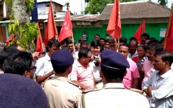 CPI-M supporters gheraoed Khowai PS demanding arrest of miscreants, who held attack on CPIM families