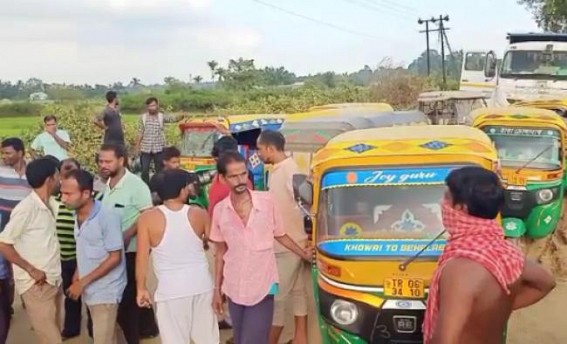 Vehicle Drivers Blocked Road protesting against deplorable road condition
