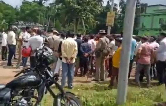 Hearing CM Manik Saha’s arrival, locals of Kadamtala-Churaibari blocked road with bucket and pitchers raising drinking water crisis, electricity issues and over deplorable road