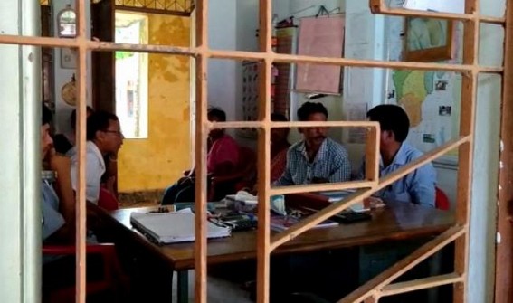 Angst guardians hung lock in Athaibari School over teacher transfer amid teacher crisis
