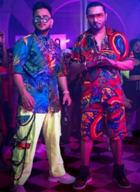 Honey Singh and Millind Gaba's 'Paris Ka Trip' is peppy number with dhol beats Honey Singh and Millind Gaba's 'Paris Ka Trip' is peppy number with dhol beats