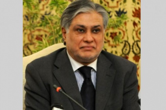 Man abuses Pakistan Finance Minister Ishaq Dar at Washington airport