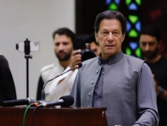 Pak govt will hang Imran upside down if he launches long march: Minister Pak govt will hang Imran upside down if he launches long march: Minister