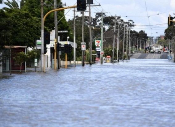 Floods to harm Australian GDP growth forecast: Treasurer