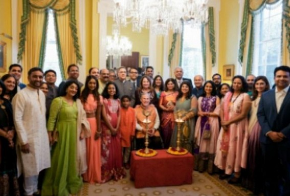 Texas Governor celebrates Diwali with Indian-Americans Texas Governor celebrates Diwali with Indian-Americans