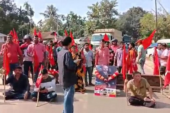 Lenin’s Photo was set to fire in Khowai: CPI-M Blocked road, Police detained CPI-M activists Lenin’s Photo was set to fire in Khowai: CPI-M Blocked road, Police detained CPI-M activists
