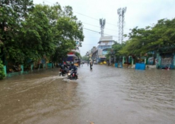 TN: Schools in Chennai, 5 other districts shut amid heavy rain warning TN: Schools in Chennai, 5 other districts shut amid heavy rain warning