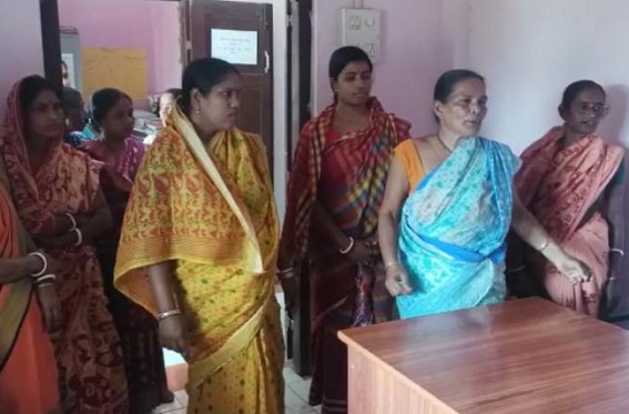 Drinking Water Crisis : Locals protested at Gour Nagar block Drinking Water Crisis : Locals protested at Gour Nagar block