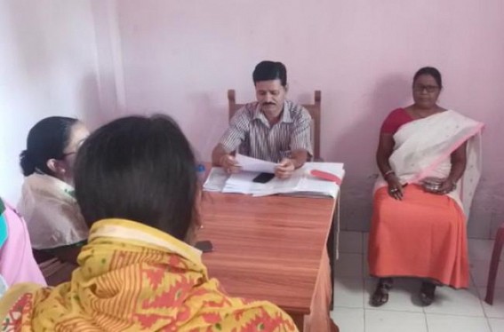 Villagers of Durganagar area in Goldharpur village placed deputation over water crisis Villagers of Durganagar area in Goldharpur village placed deputation over water crisis