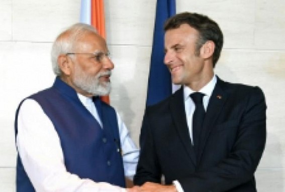 PM meets French President Macron in Bali PM meets French President Macron in Bali