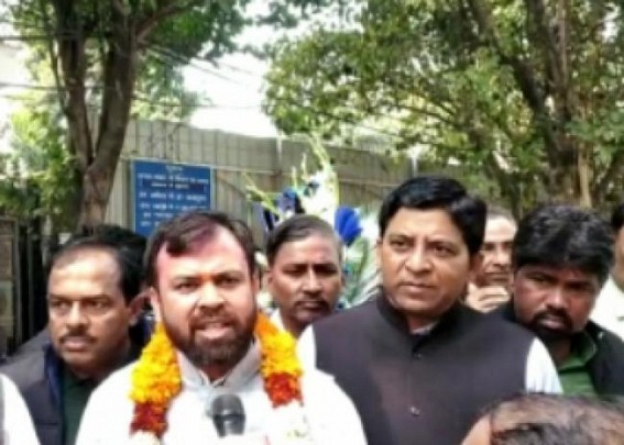 Cash for ticket row: Khari has framed at least 10 people in rape cases, says Tripathi Cash for ticket row: Khari has framed at least 10 people in rape cases, says Tripathi