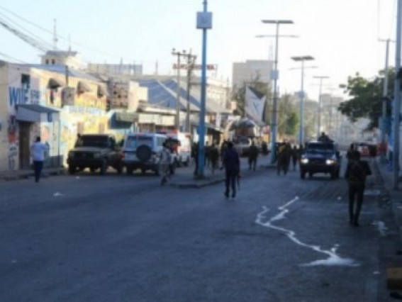 Al-Shabab terrorists storm Mogadishu hotel Al-Shabab terrorists storm Mogadishu hotel
