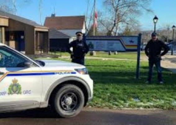 Sikh woman in Canada stabbed to death Sikh woman in Canada stabbed to death