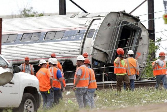US engineer found not guilty in deadly 2015 Philadelphia Amtrak crash US engineer found not guilty in deadly 2015 Philadelphia Amtrak crash