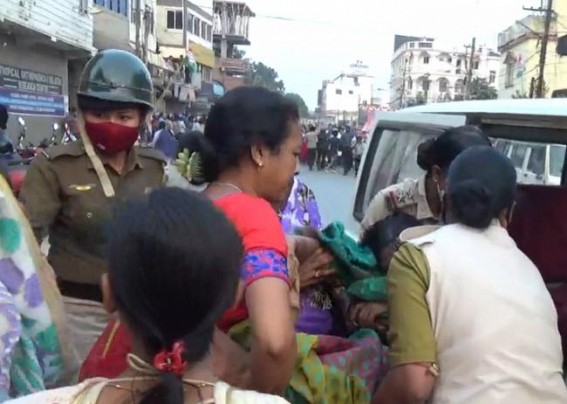 BJP’s Bike Gang goons wearing Helmet attacked on Congress Rally, Many were injured including Sudip Roy Barman BJP’s Bike Gang goons wearing Helmet attacked on Congress Rally, Many were injured including Sudip Roy Barman