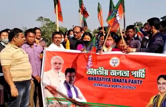 127 Voters Join BJP at Takar Jala from IPFT and CPI-M 127 Voters Join BJP at Takar Jala from IPFT and CPI-M