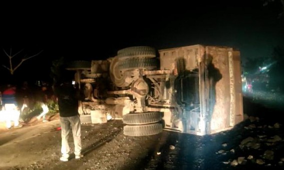 Road accident Paralyzed Sabroom-Agartala National Highway: TSR, Police deployed to control Traffic Jam Road accident Paralyzed Sabroom-Agartala National Highway: TSR, Police deployed to control Traffic Jam
