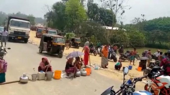 Drinking Water Crisis : Villagers blocked roads in Kailashahar Drinking Water Crisis : Villagers blocked roads in Kailashahar