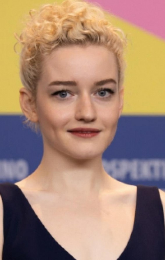 Julia Garner refuses to give up acting as she's 'not good' at other things Julia Garner refuses to give up acting as she's 'not good' at other things