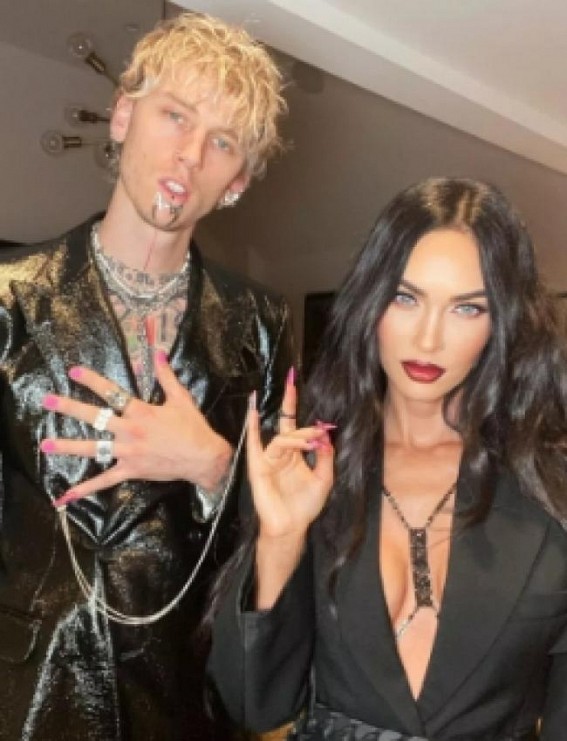 Megan Fox, MGK seek professional help to 'salvage relationship' Megan Fox, MGK seek professional help to 'salvage relationship'