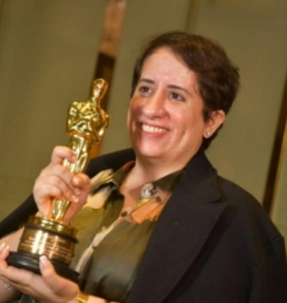 Jubilant Guneet Monga reaches Mumbai after Oscar conquest Jubilant Guneet Monga reaches Mumbai after Oscar conquest