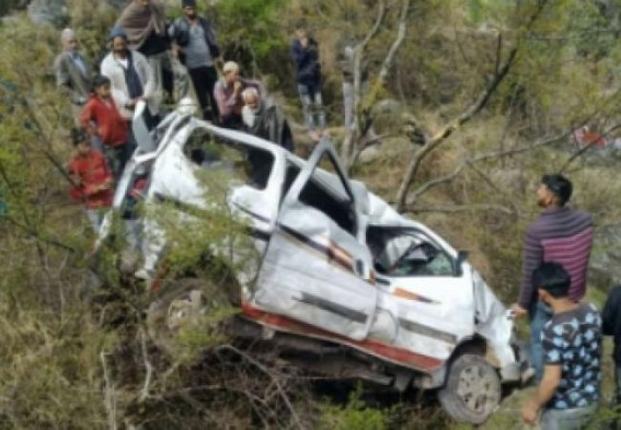 14 injured in J&K road accident 14 injured in J&K road accident